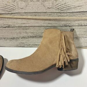 Vince Camuto Leather Beige Fringe Tassel Ankle Boots Size 9.5 Women’s